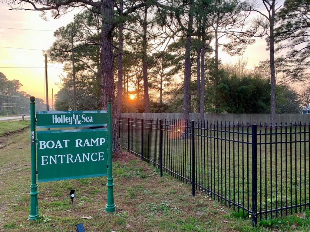 New! Close To Beach, Cozy, New Beds & Family Friendly Navarre Exterior photo