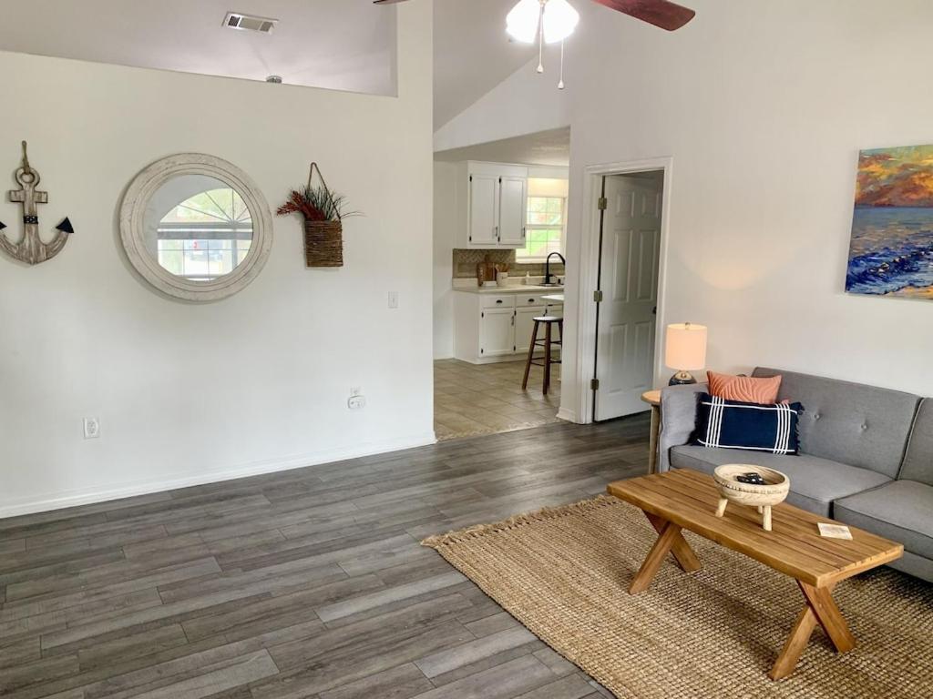 New! Close To Beach, Cozy, New Beds & Family Friendly Navarre Exterior photo